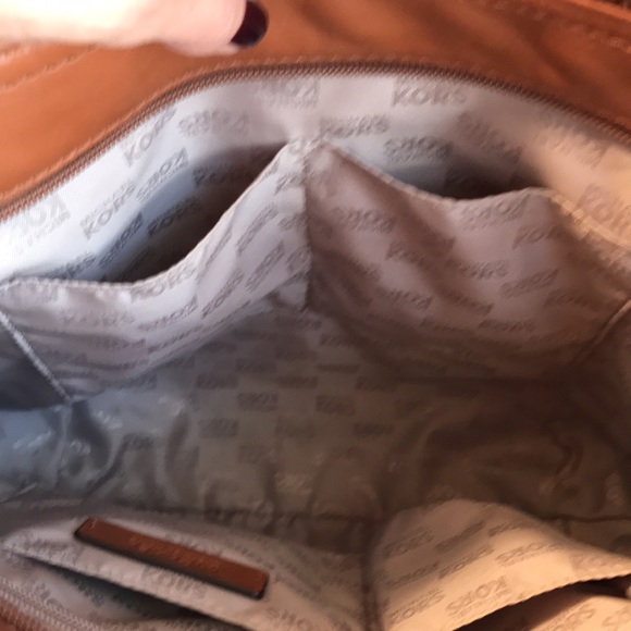 Michael Kors Signature bag - Picture 12 of 16